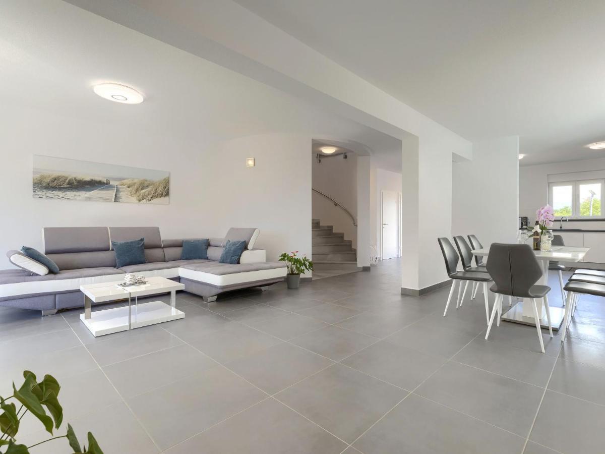 Holiday Home Villa Gocci By Interhome Kmeti Zewnętrze zdjęcie