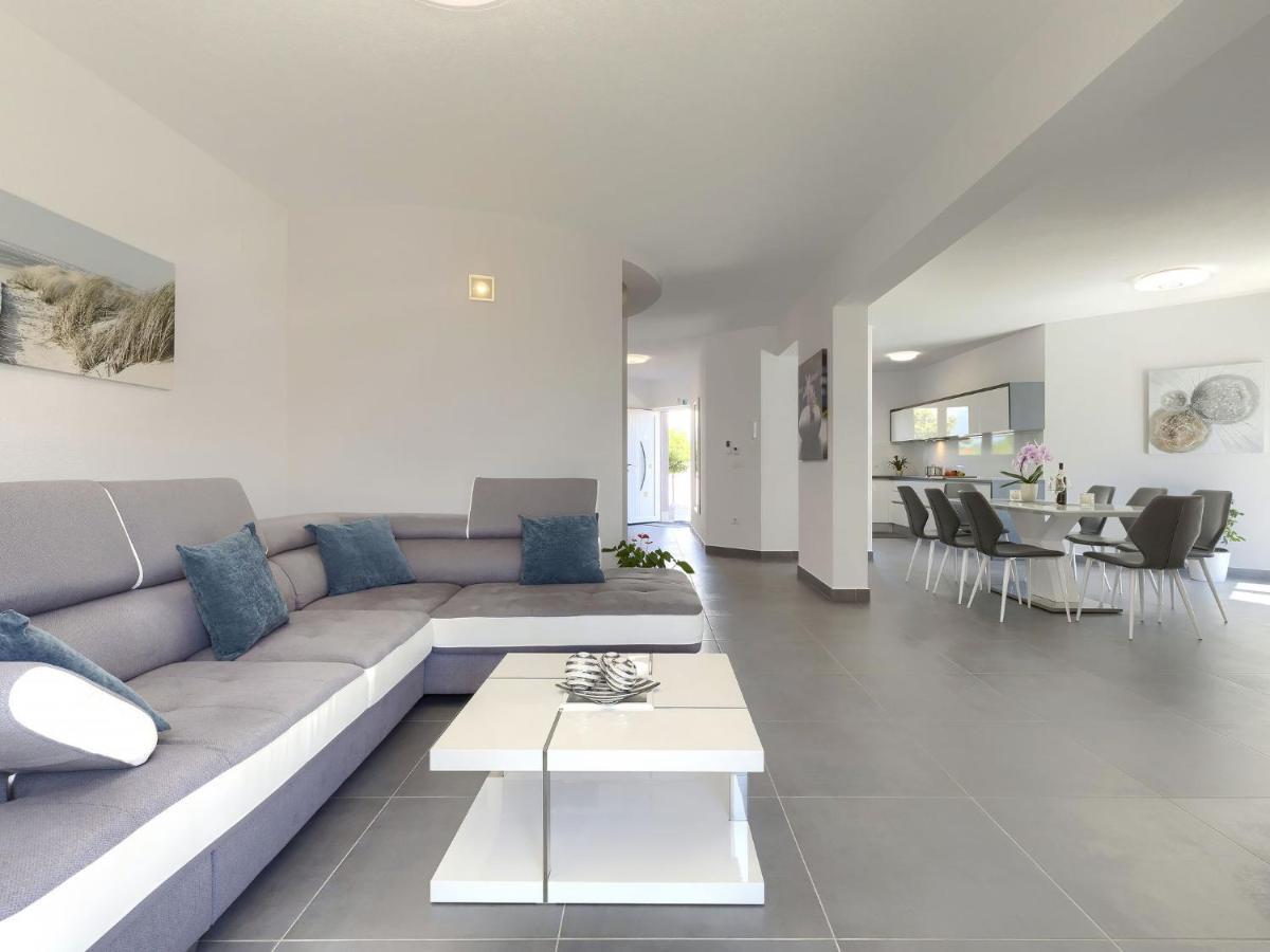 Holiday Home Villa Gocci By Interhome Kmeti Zewnętrze zdjęcie